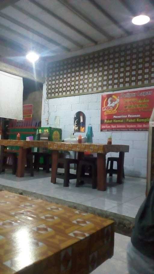 Foodcourt Pondok Raden Patah 4