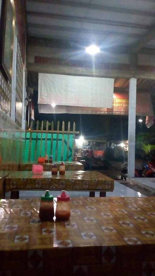 Foodcourt Pondok Raden Patah 6