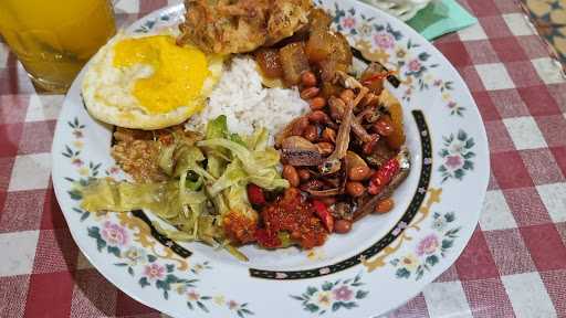 Waroeng Makan Bates Pas 8