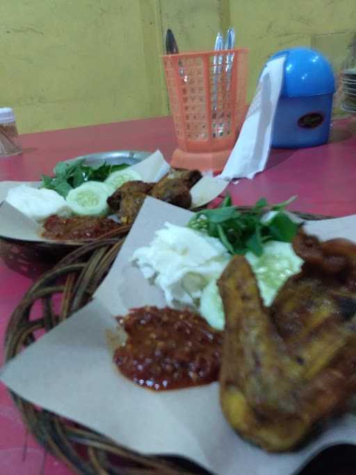 Warung Barokah Ibu Sri Utami 1