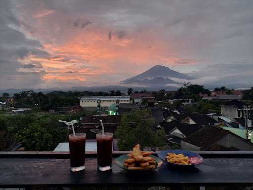 Rooftop Kopinoti&Eatery 3