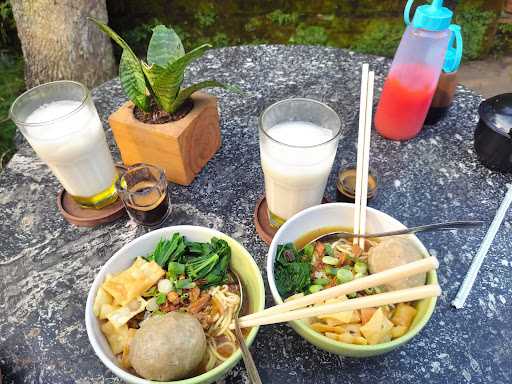 Bakso & Mie Ayam Zavvais 9