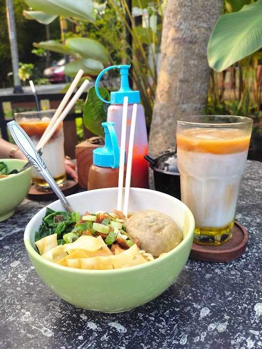 Bakso & Mie Ayam Zavvais 3