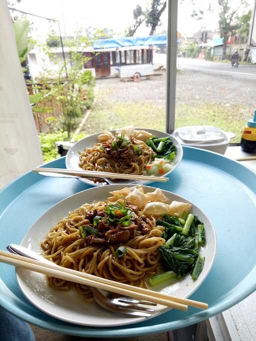 Bakso & Mie Ayam Zavvais 4