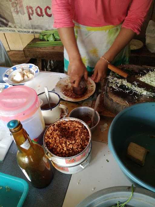 Kupat Tahu Mbak Yuli 1