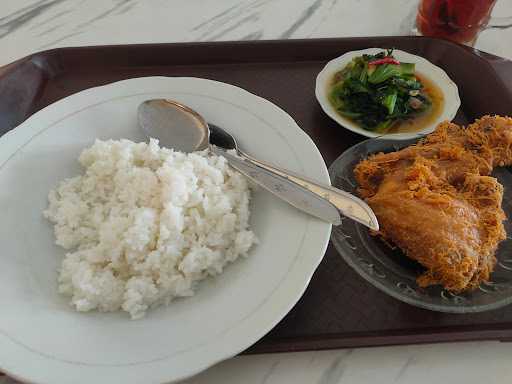 Rumah Makan Ani 10