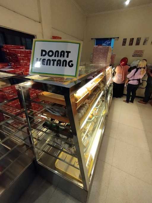 Azizah Roti & Donat 9