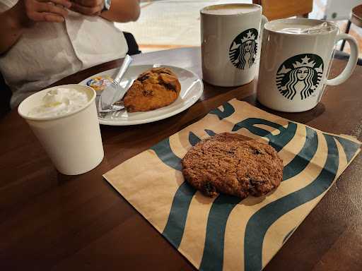 Starbucks - Bandara Juanda T1 1