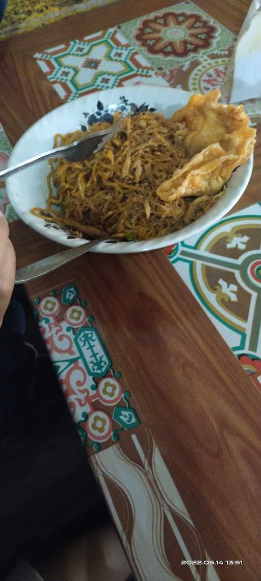 Mie Pangsit Kharisma 6