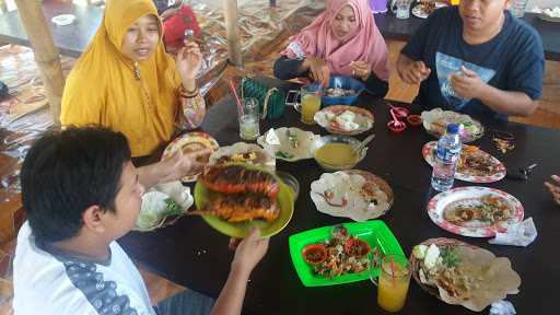 Warung Ikan Bakar Arfin Jaya 4