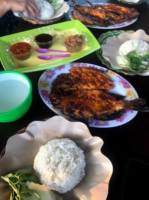 Warung Ikan Bakar Arfin Jaya 6