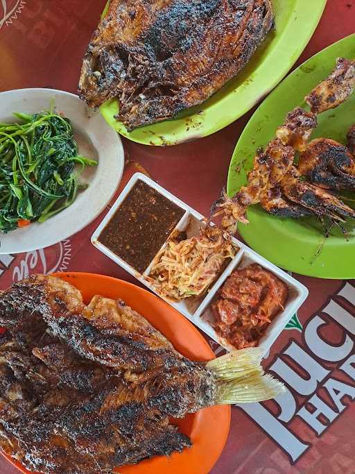 Warung Ikan Bakar Bawakaraeng 9