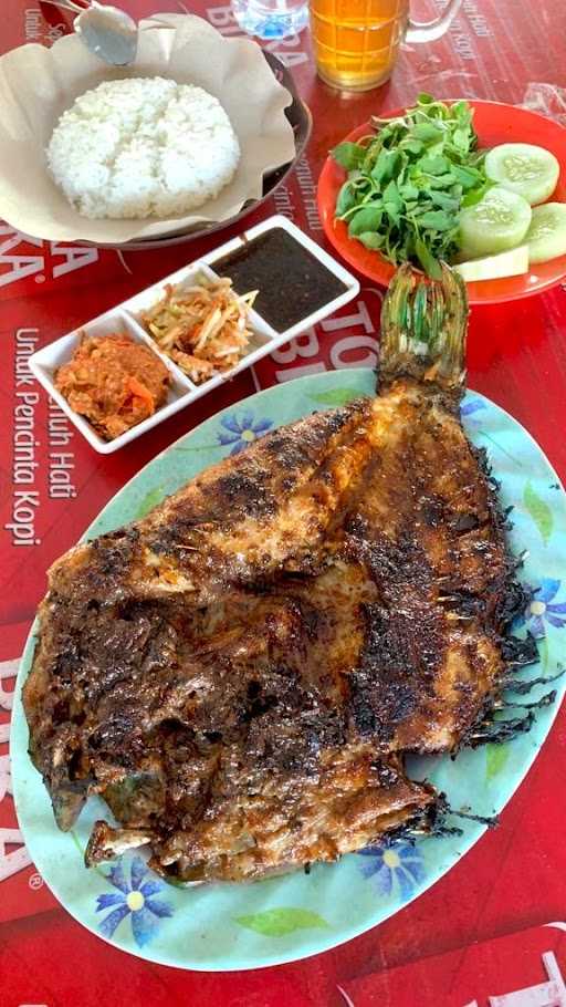 Warung Ikan Bakar Bawakaraeng 1