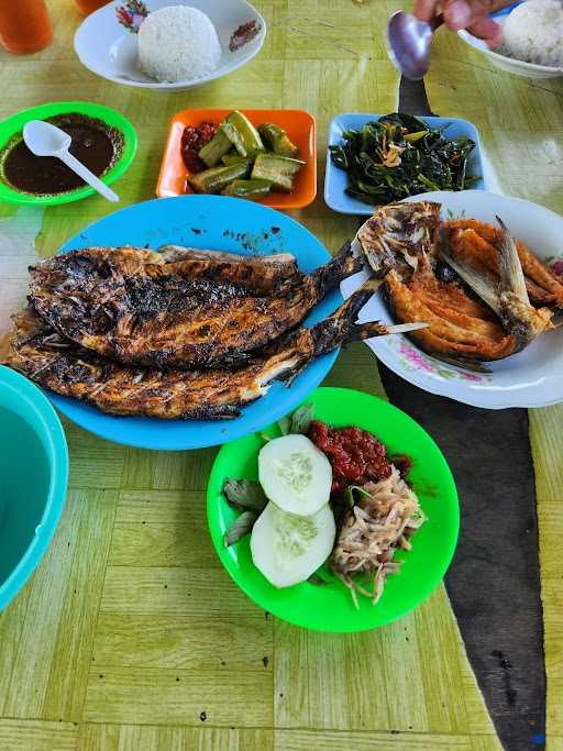 Warung Ikan Bakar Bawakaraeng 4