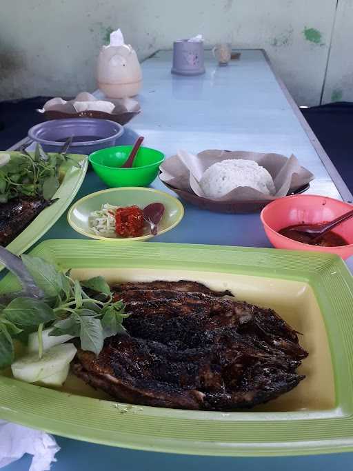 Warung Ikan Bakar Bu Umi 6