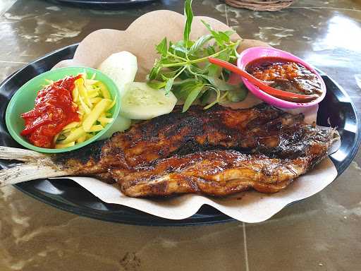 Warung Ikan Bakar Bu Umi 7