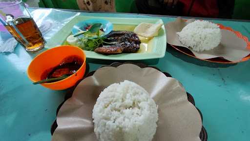 Warung Ikan Bakar Bu Umi 8