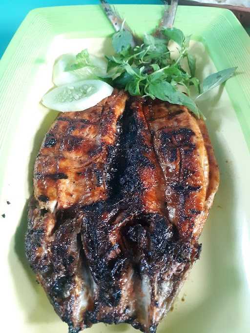 Warung Ikan Bakar Bu Umi 10