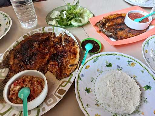 Warung Ikan Bakar Sedep Manteb 5