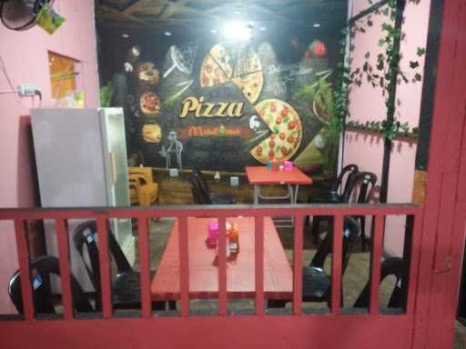 Madina Pizza Batam 5