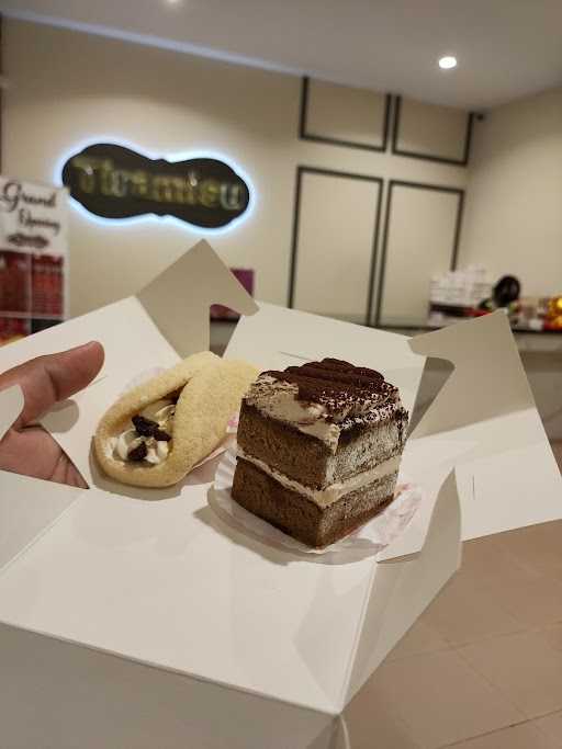 Tiramisu Cake Shop 1