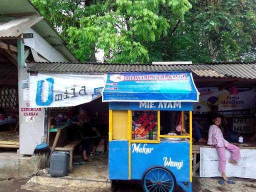 Mie Ayam Simpang Tiga Selajambe 8