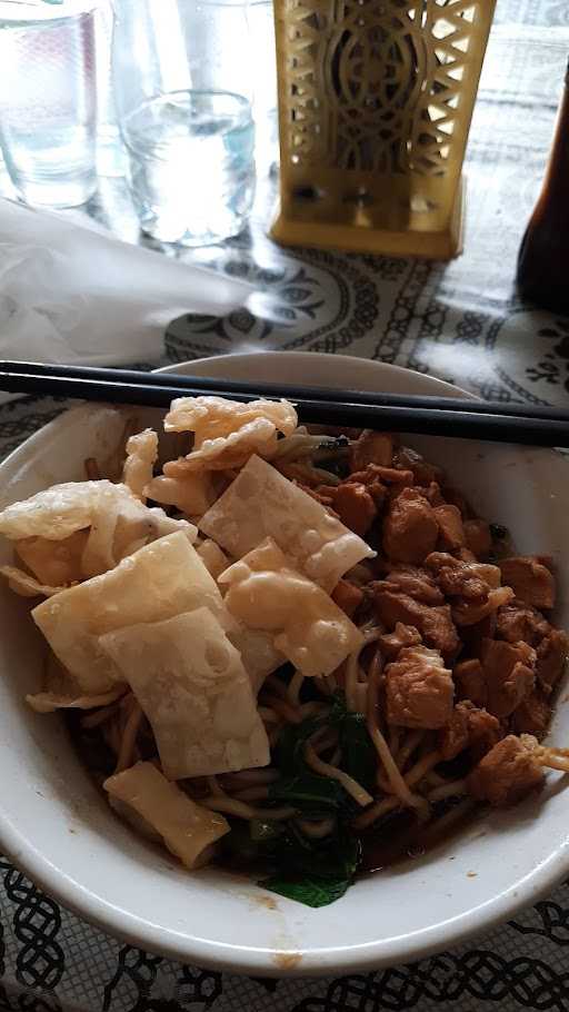 Mie Ayam Simpang Tiga Selajambe 2