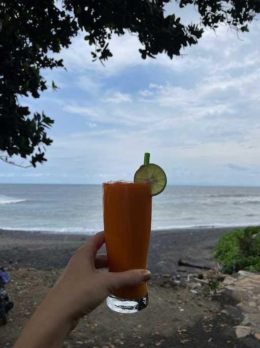 Balian Beach Cafe 4