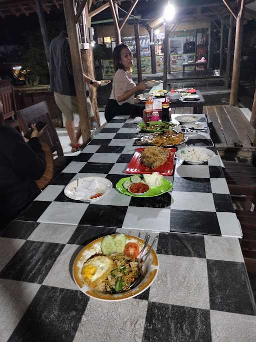 Warung Makan Muslim Lalanglinggah 2