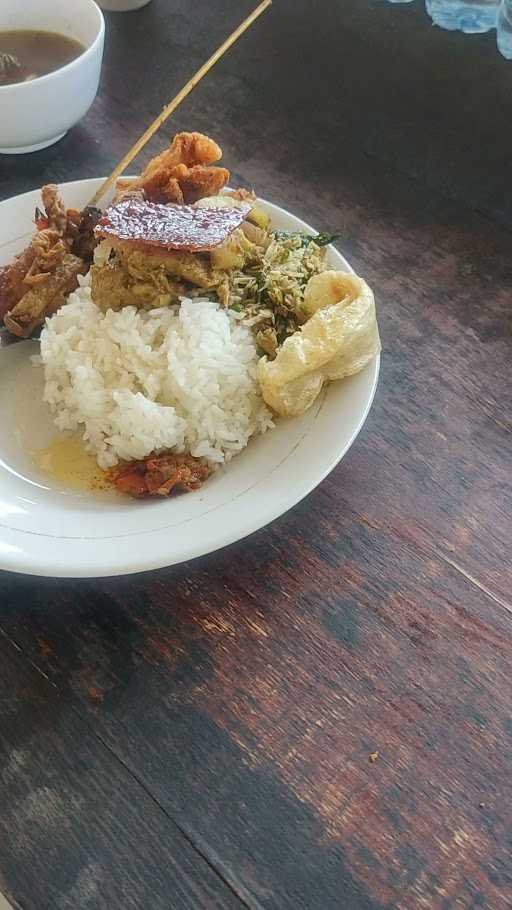 Warung Babi Guling Keluarga 2 3