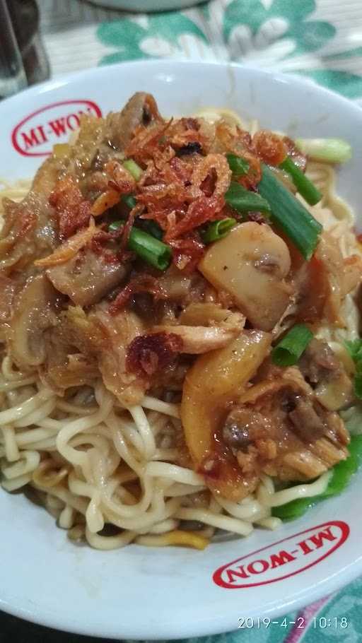 Mie Ayam & Bakso Bu Bayan 1