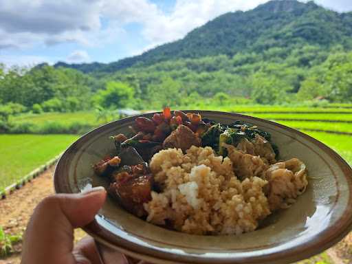 Warung Makan Prasmanan Slonjoran 3