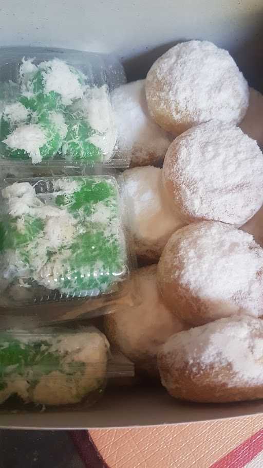 Bujeedha Donat Dan Jajanan 1