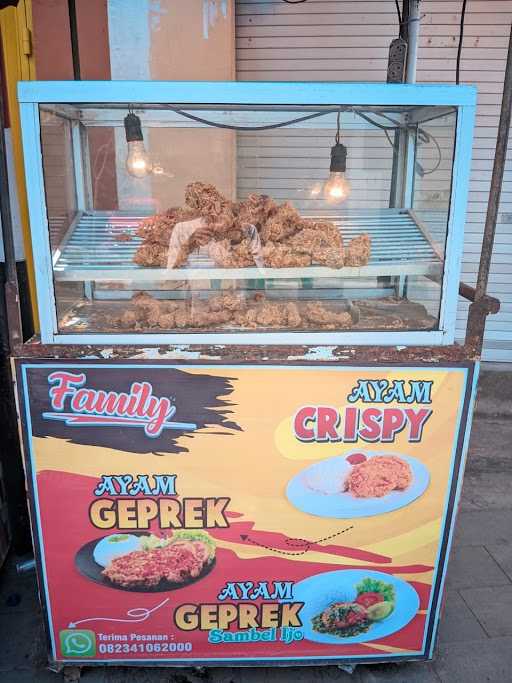 Family Ayam Goreng Crispy & Geprek 3