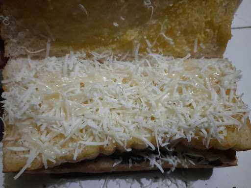 Roti Bakar & Pisang Keju Maknyus 4