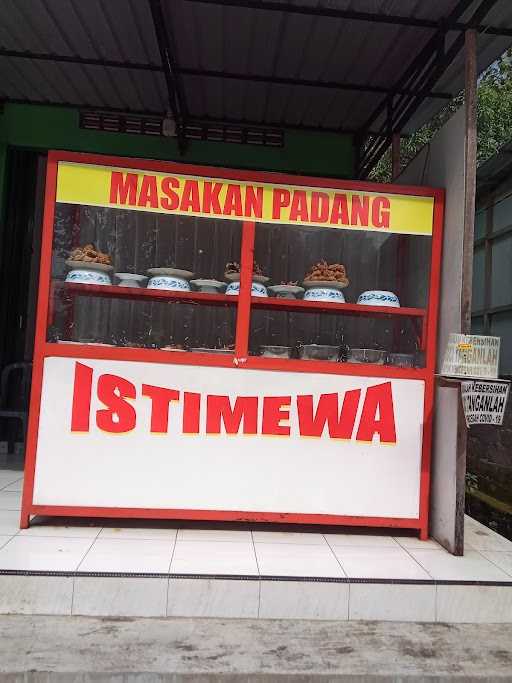 Rumah Makan Padang Istimewa 3