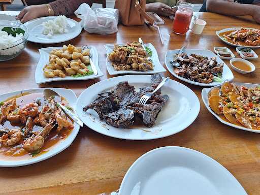 Restoran Kampung Laut 6