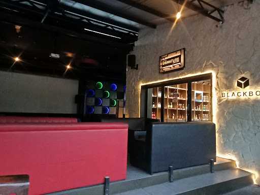 Black Box Liquor Semarang 9