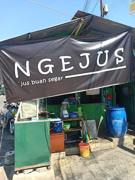 Ngejus Jus Buah Segar Dan Es Coklat 2