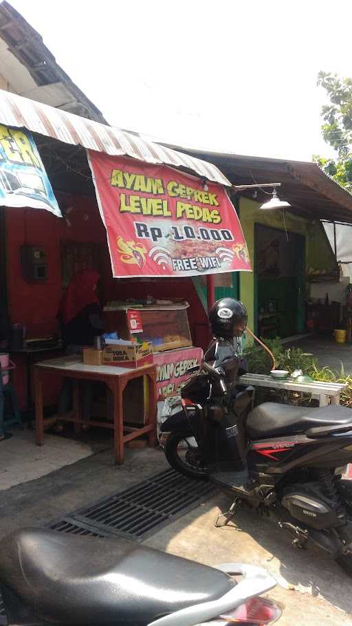 Ayam Geprek Suyudono 89 3