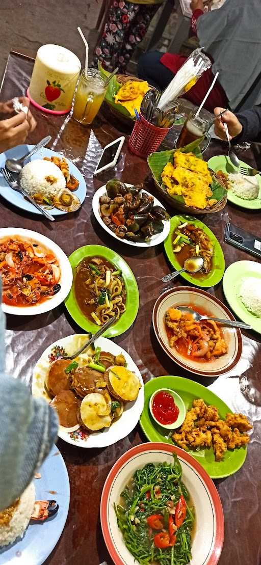 Kedai Seafood Pak Temu 8