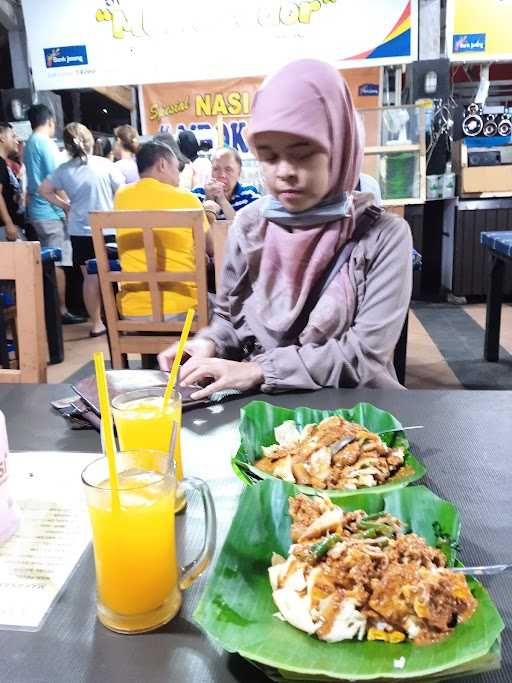 Nasi Pecel Mbok Sador Simpang Lima 7