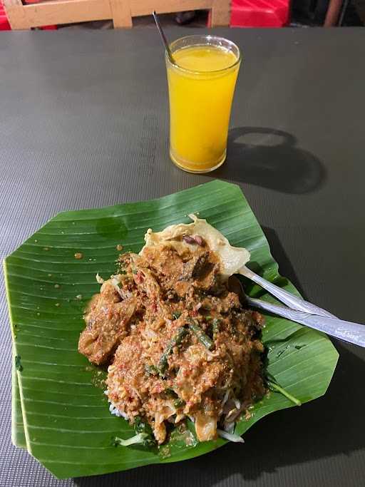 Nasi Pecel Mbok Sador Simpang Lima 3