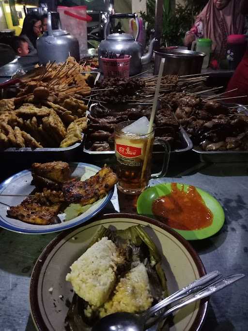 Warung Bakaran Pleburan 9