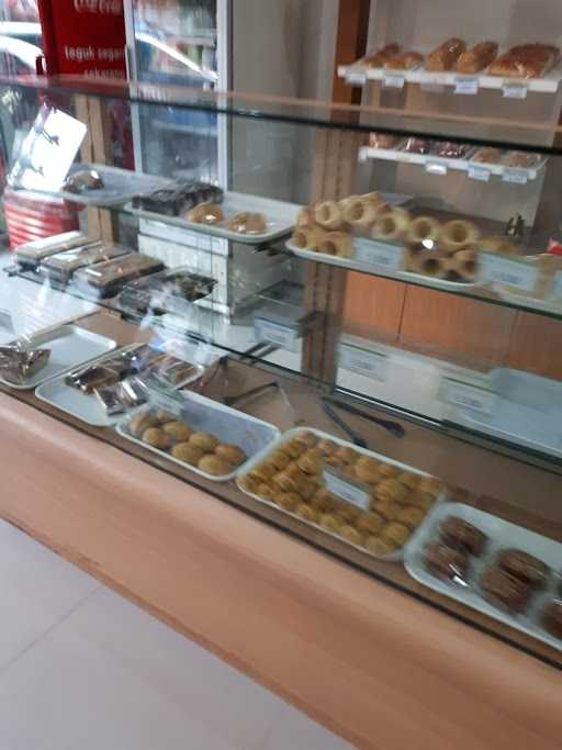 Selina Bakery 4