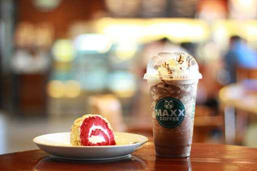 Maxx Coffee Dp Mall 2