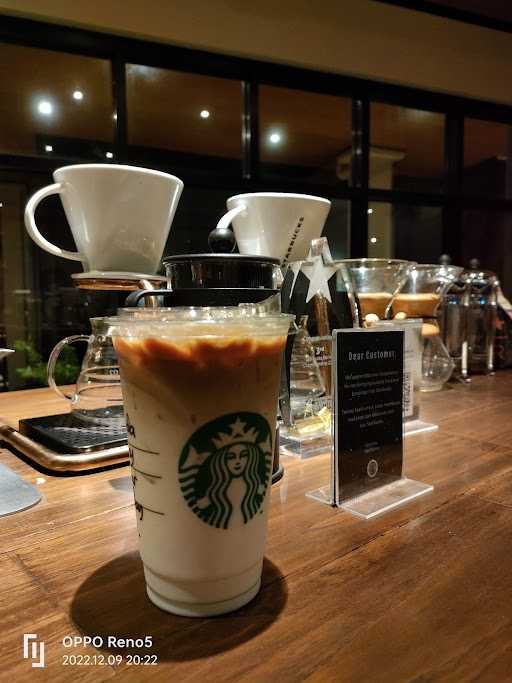 Starbucks - Gajah Mada Semarang 10