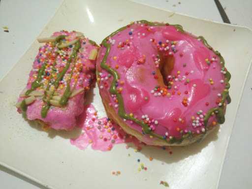 Rumah Donat Pak Tarto 8