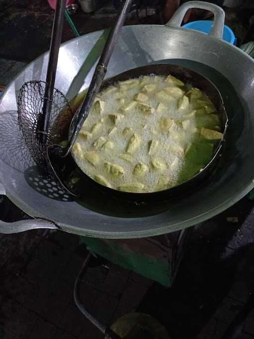 Tahu Pong Perempatan Depok 9