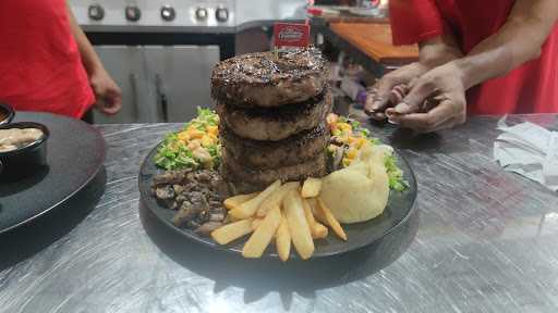 The Carpenters Steak & Pepper Rice Pringgading 5